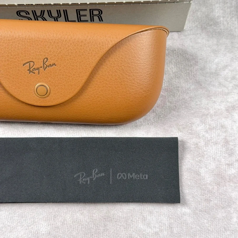 Ray-Ban Meta Skyler Smart Glasses Shiny Black Amethyst Transitions RW4010 Gen 1
